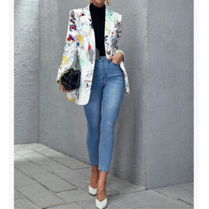 🎄 Graphic EUC Art Print Long Sleeve Blazer Medium white black comic sans print